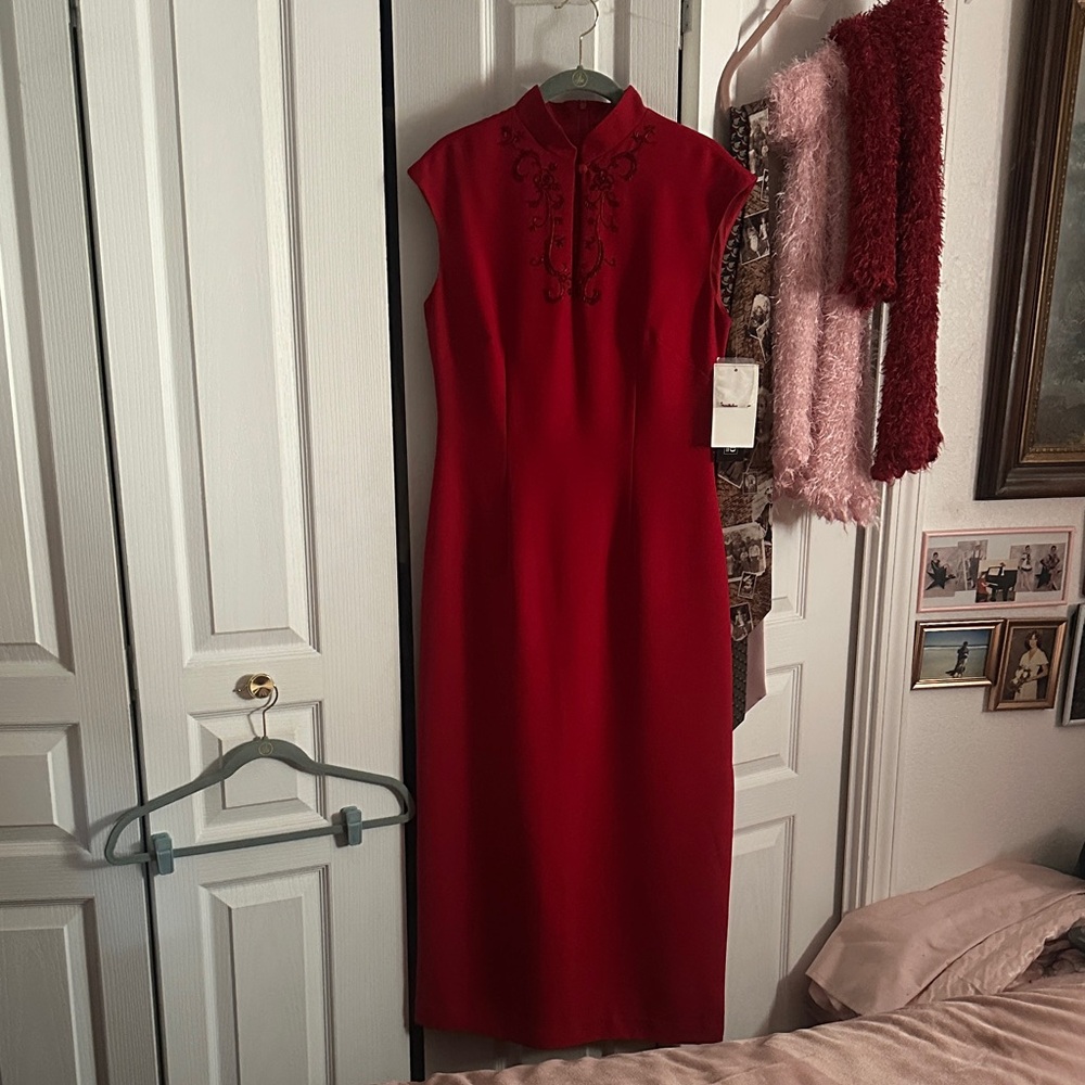 Jessica Howard Red Midi Dress with Embroidery